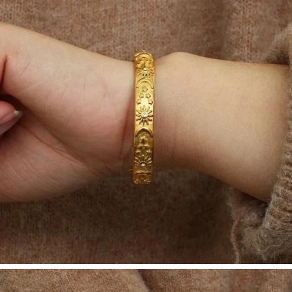 NEW 18K GOLD SUN MOON STAR CUFF BRACELET
